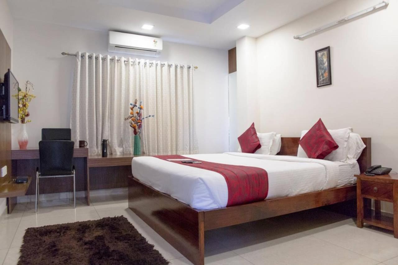 Aptly Premium Serviced Apartments - A Brand Unit Of Skyla - Lotus Pond Hyderabad Eksteriør billede